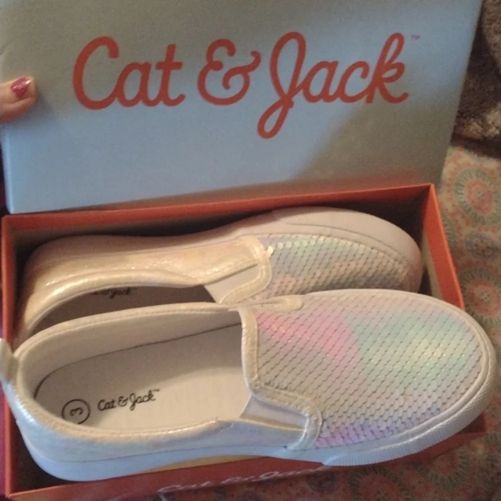 Cat and jack big girls shoe Aliki mermaid style sneaker ssize 3 new - Picture 1 of 4